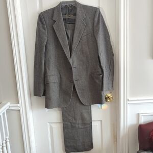 Mens 2 Pc Herringbone Suit